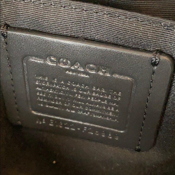 Authentic Coach cross body bag - Picture 4 of 6